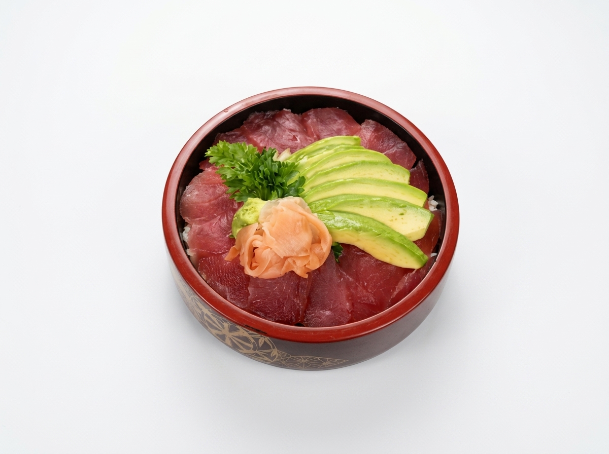 Bol chirashi tranches de thon et avocat